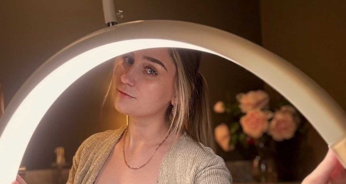 Michaela Reyes – Licensed Esthetician